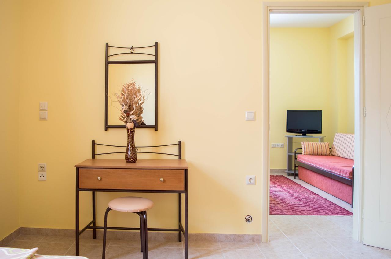 Manesi Apartments Boumboukas Exterior foto